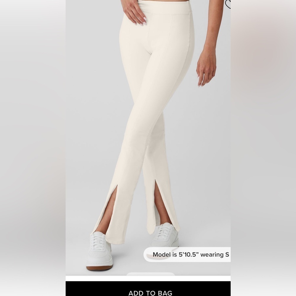 Alo Flutter Legging. Size XS. Excellent Condition.